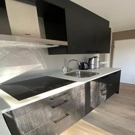 Family On Quiet Sint Maartensbrug