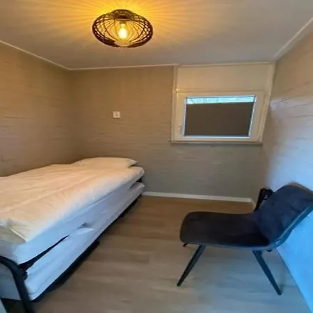 Family On Quiet Сasa de vacaciones